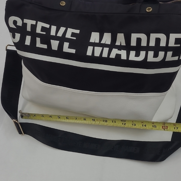 Steve Madden Black and White Duffle/Travel Bag Sporty Design - Picture 3 of 12
